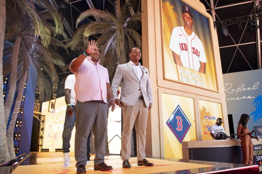 rafael-devers-red-sox-fenway-fest