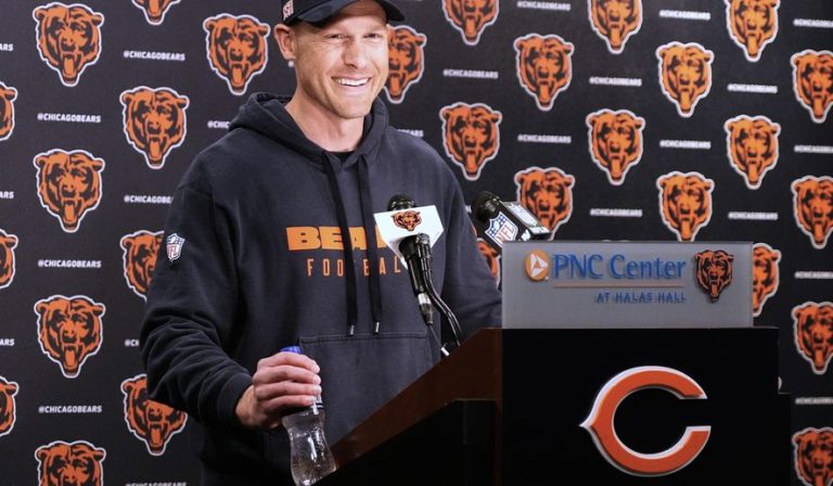 Bears_Rookie_Camp_Football_08169_c0-162-3878-2423_s885x516